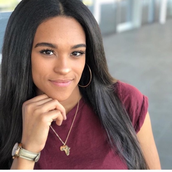 Gold Africa Necklace - Picture 5 of 7